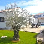ヴィラ Rosemonde Pool Petanque Walk To Sleeps 8 In *