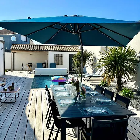 Rosemonde Pool Petanque Walk To Sleeps 8 In