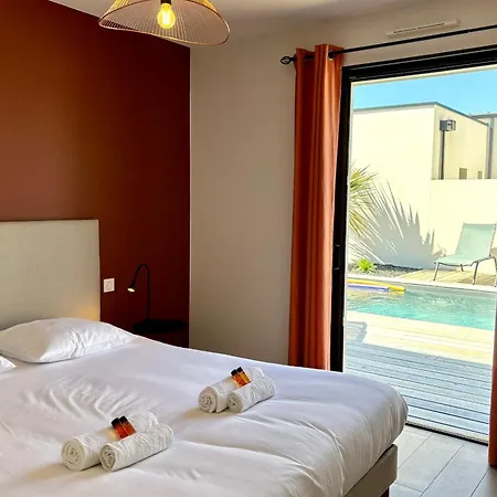 Villa Rosemonde Beach 700M Heated Pool Boules Pitch Garden Sleeps 8 Villa