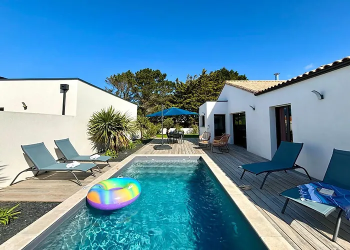 Rosemonde With Swimming Pool