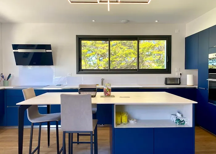 Rosemonde With Swimming Pool Willa *