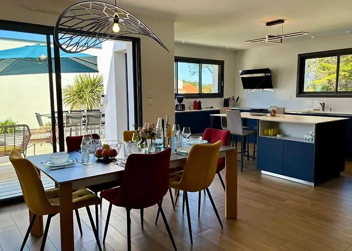 Rosemonde With Swimming Pool Willa *